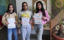 Грамоти за учениците от клуб „На ти с IT“, взели участие в инициативата „Без грешки на пътя“