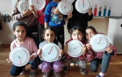 Първокласниците и часовника