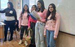 Ученическият съвет отбеляза Международния ден на розовата фланелка.